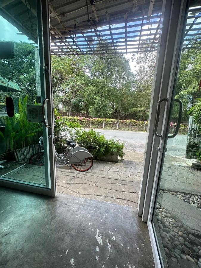 Une Jai Place เรือนอุ่นใจ Phimai Экстерьер фото